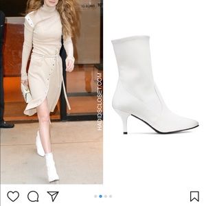 Stuart Weitzman Shoes - Stuart Weitzman cling white boots Stuart Weitzman Shoes - Stuart Weitzman cling white boots